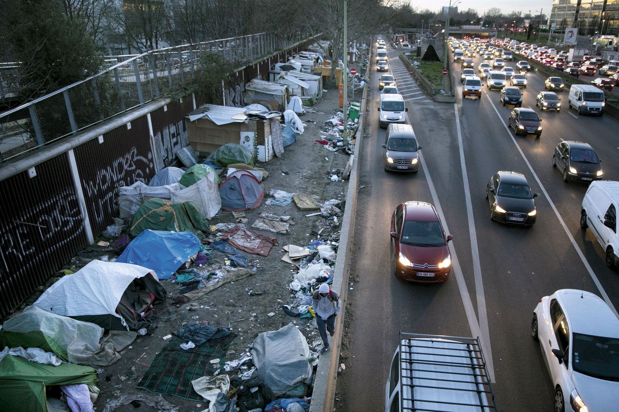 Évacuation du campement de la Porte d&rsquo;Aubervilliers : le PCF19e exige une prise en charge pérenne et un accueil inconditionnel.
